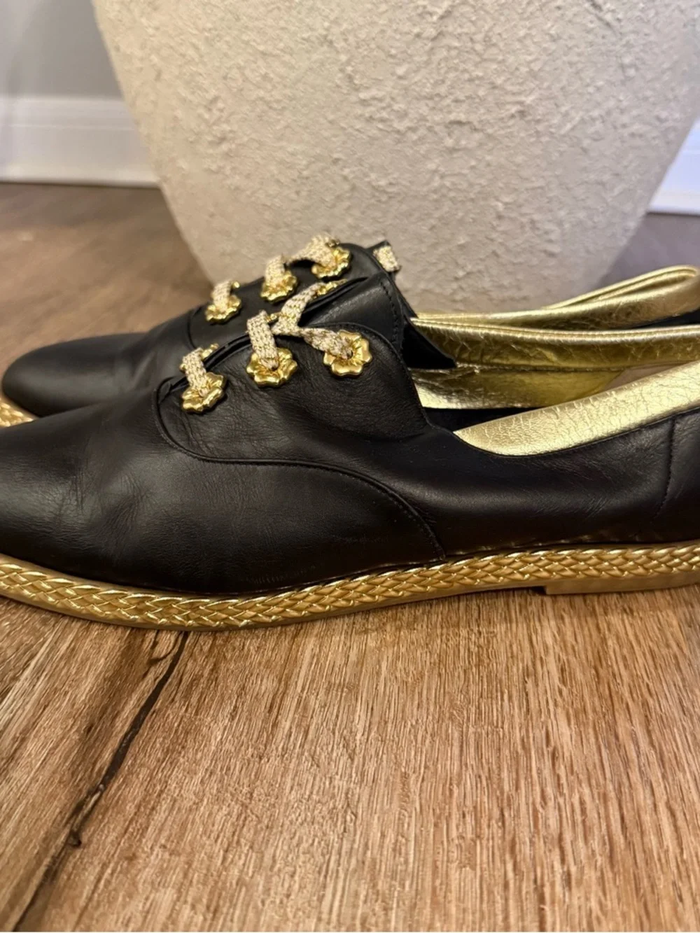 Bally Jallut Oxfords Espadrilles Tennis Shoes Size 11 Gold Flowers Black Leather